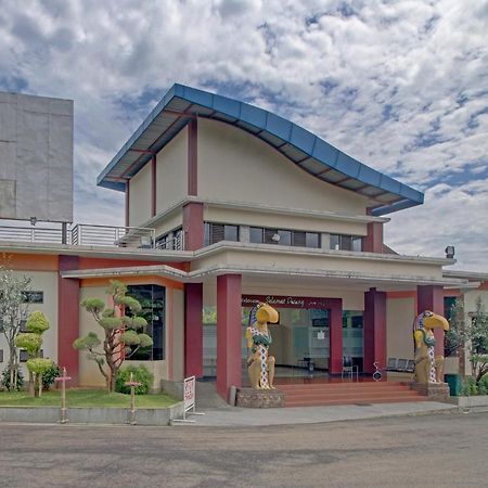 Oyo 89997 Hotel Bumi Kedaton Waterpark باندار لامبونغ المظهر الخارجي الصورة