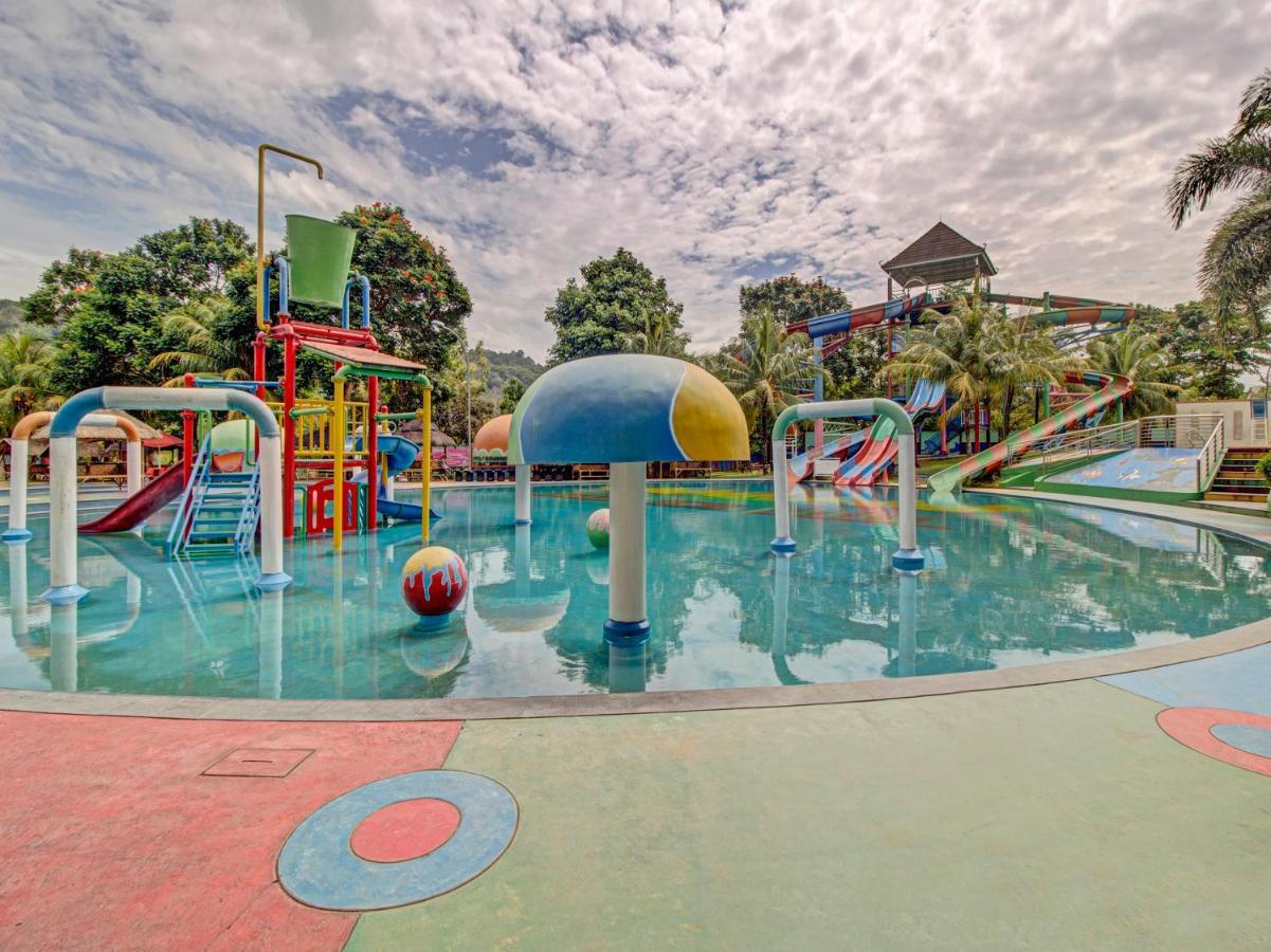 Oyo 89997 Hotel Bumi Kedaton Waterpark باندار لامبونغ المظهر الخارجي الصورة