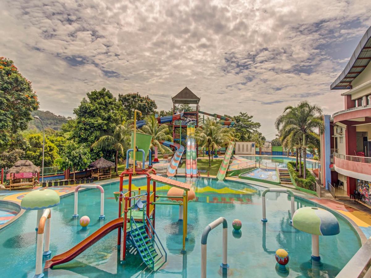 Oyo 89997 Hotel Bumi Kedaton Waterpark باندار لامبونغ المظهر الخارجي الصورة